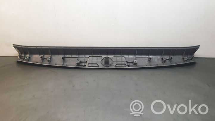 KIA Carnival Trunk/boot sill cover protection 857704d500