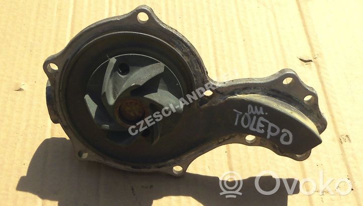 Seat Toledo I (1L) Pompe de circulation d'eau 026121019A