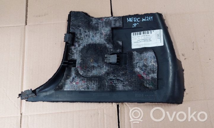 Mercedes-Benz E W211 Rivestimento laterale della consolle centrale anteriore A2116800406