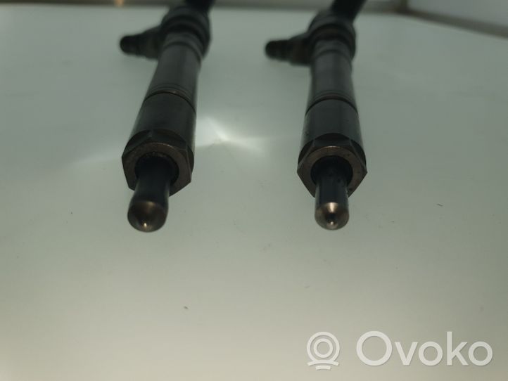 KIA Carens I Fuel injector 