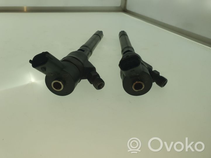 KIA Carens I Fuel injector 