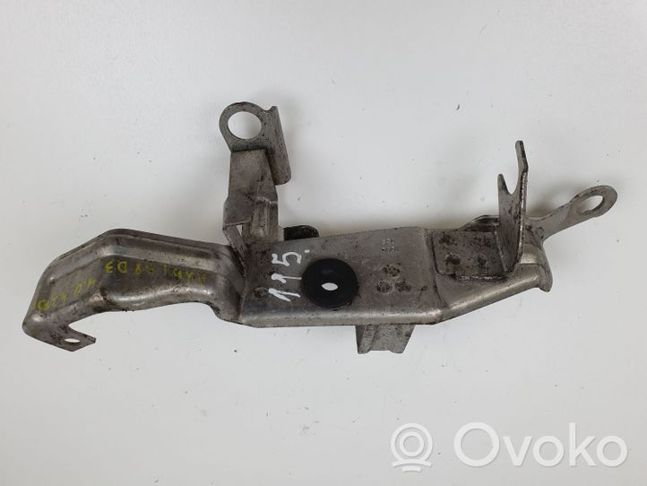 Audi A8 S8 D3 4E Supporto di montaggio del filtro dell’olio 4E0422495B