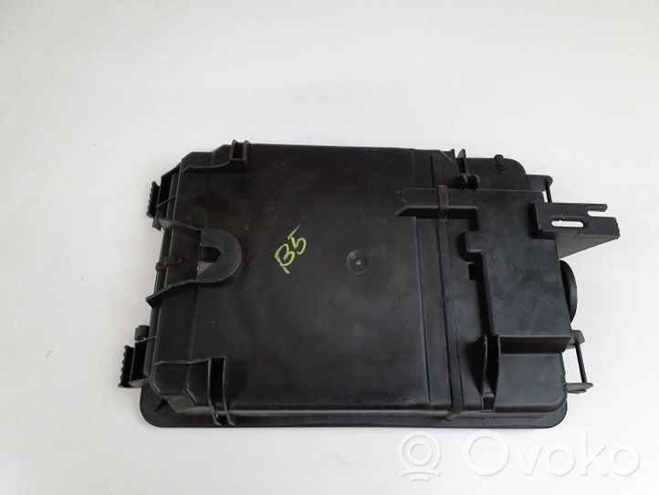 Volkswagen PASSAT B5.5 Coperchio scatola dei fusibili 8D0927355