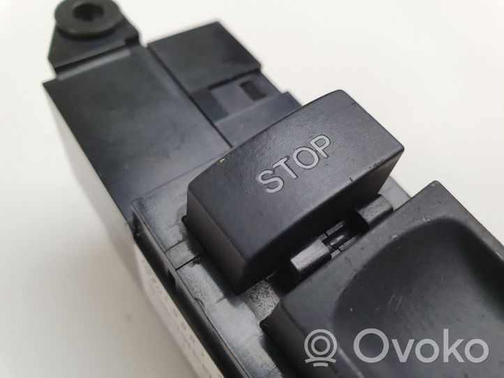 Audi A8 S8 D3 4E Moottorin start-stop-painike/kytkin 