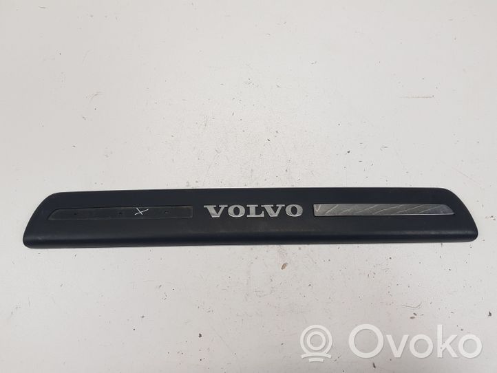 Volvo V50 Garniture de jupe latérale arrière 