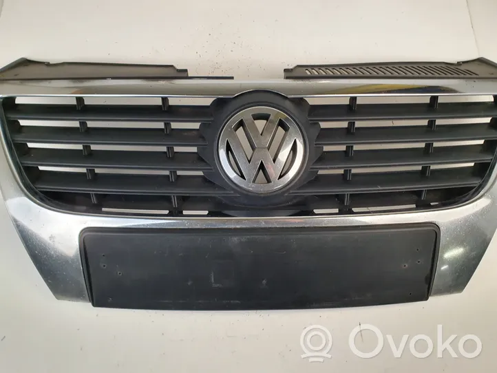 Volkswagen PASSAT B6 Grille calandre supérieure de pare-chocs avant 