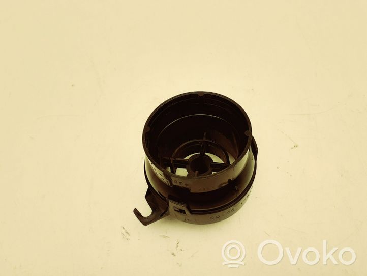 Toyota Land Cruiser (FJ60) Centrinės oro grotelės 5568190A00