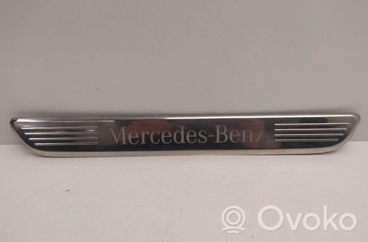 Mercedes-Benz GLC X253 C253 Priekinė apdailos juosta A2056800535