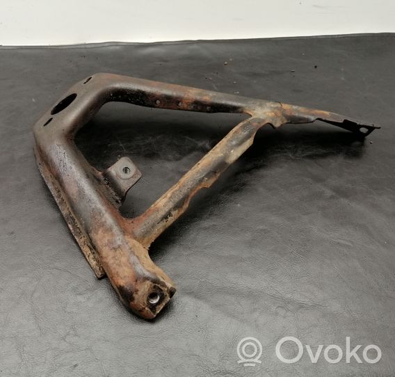 Mercedes-Benz E W211 Engine mounting bracket A6110981729