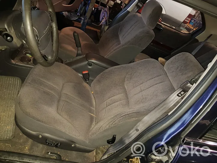 Chrysler Stratus Переднее сиденье водителя 