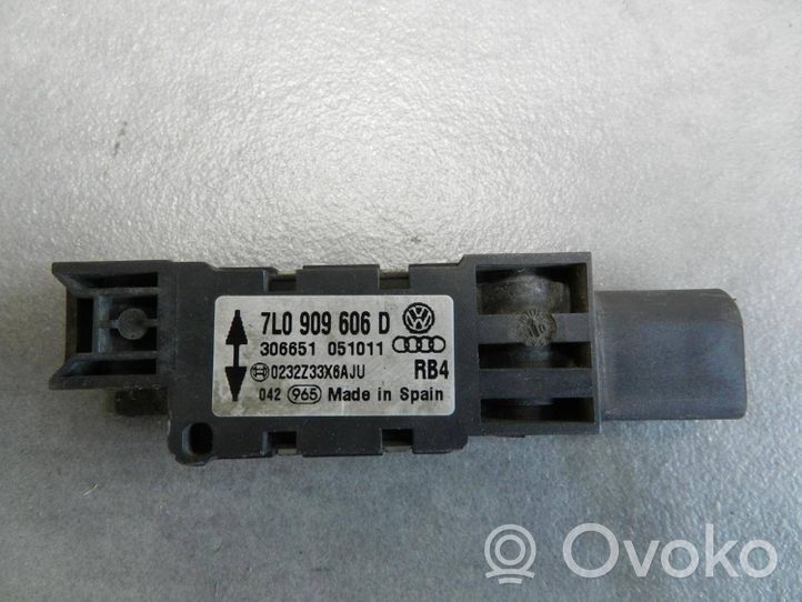 Volkswagen Phaeton Airbag deployment crash/impact sensor 7L0909606D