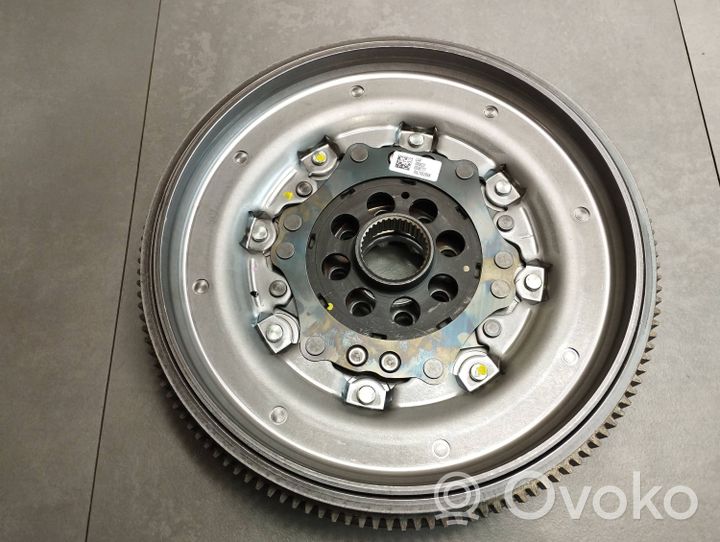 Volkswagen Touran III Dual mass flywheel 05L105266K