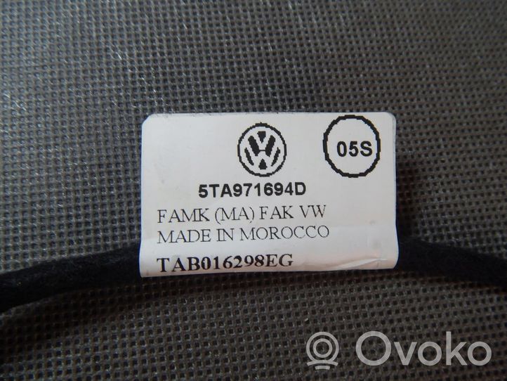 Volkswagen Touran III Faisceau de câblage de porte arrière 5TA971694D