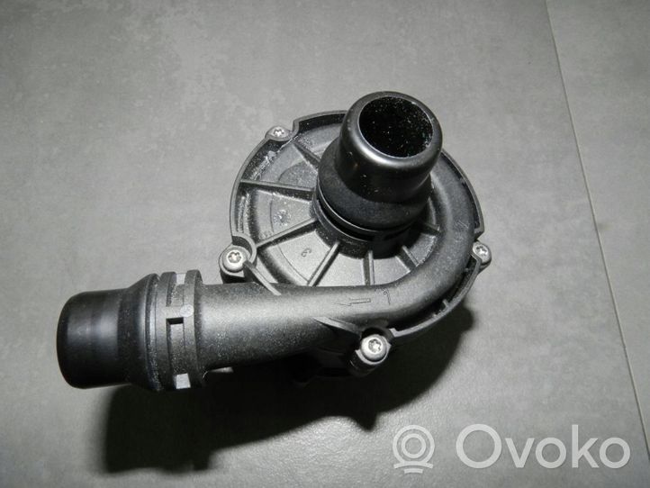 BMW 8 G15 Pompa elettrica dell’acqua/del refrigerante ausiliaria 8638237