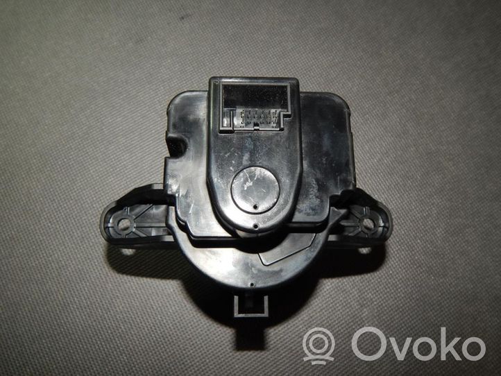 Volkswagen Touareg II Ignition lock 7P6905843D