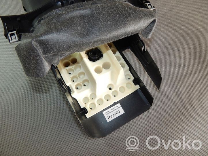 Audi A5 Garniture de colonne de volant 8W0953512