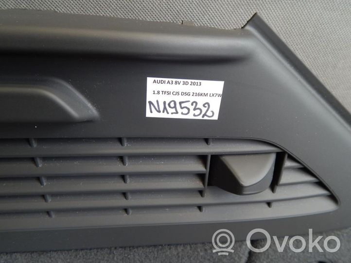 Audi A3 S3 8V Tavaratilan sivuverhoilu 8V3863880