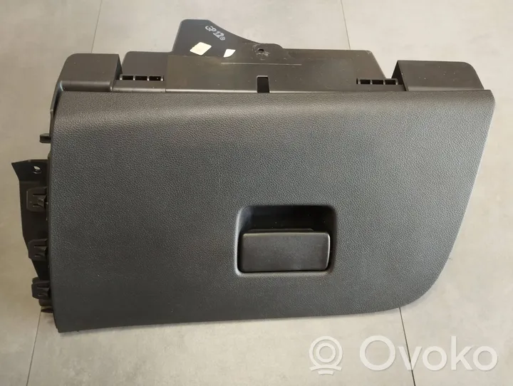 Opel Astra K Glove box 39046539