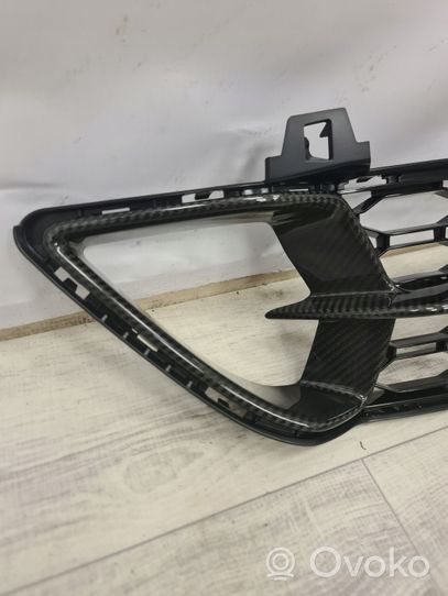 BMW 8 G14 Mascherina inferiore del paraurti anteriore 8074800