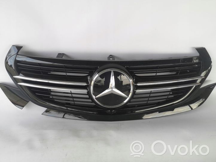 Mercedes-Benz EQC Etusäleikkö A2938884700