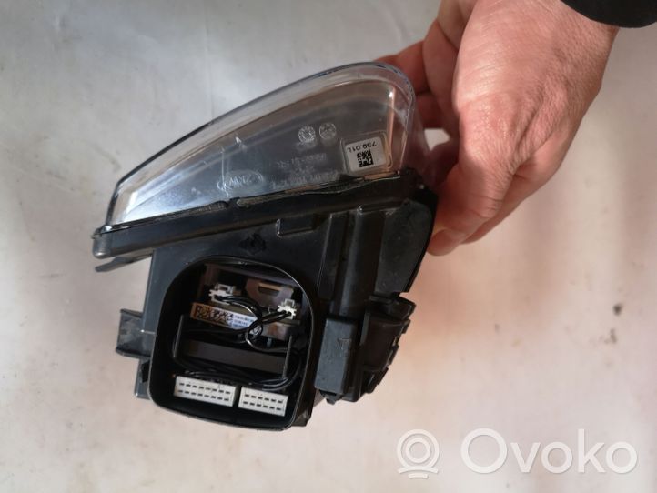 BMW 7 F01 F02 F03 F04 LED-päiväajovalo 7381411