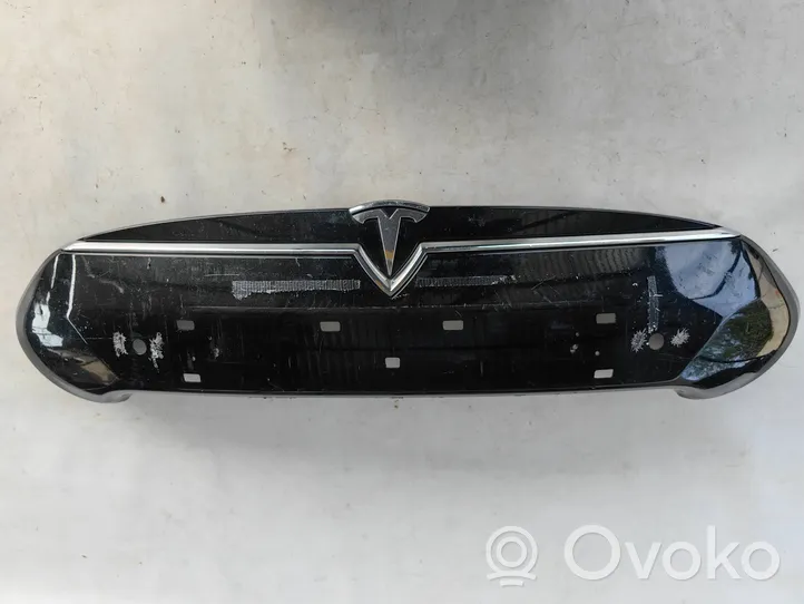 Tesla Model S Griglia superiore del radiatore paraurti anteriore 1023312-00-A