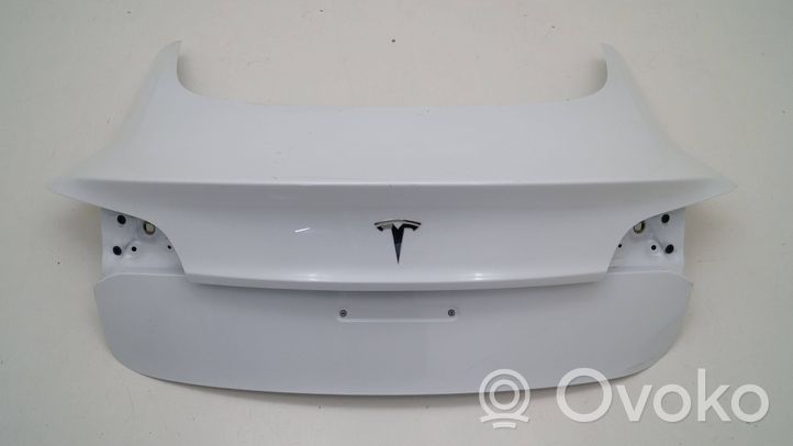 Tesla Model 3 Takaluukun/tavaratilan kansi 