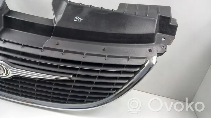 Chrysler Grand Voyager IV Grille de calandre avant 