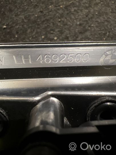 BMW M6 Panneau de garniture tableau de bord 4692500