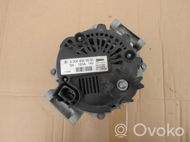 Mercedes-Benz SLK R172 Generatore/alternatore A0009063000