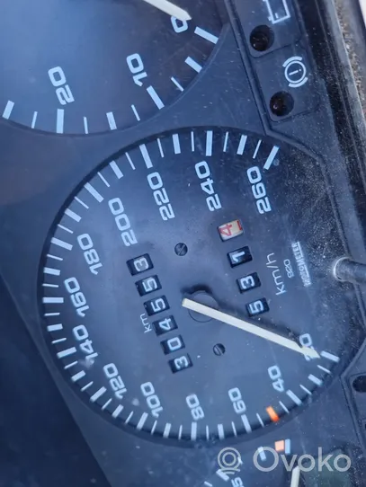 Volkswagen PASSAT B3 Speedometer (instrument cluster) 357919033AJ