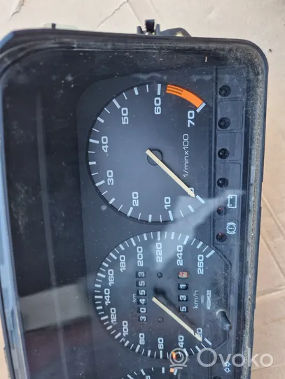 Volkswagen PASSAT B3 Speedometer (instrument cluster) 357919033AJ