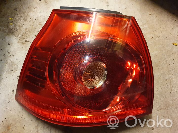 Volkswagen Golf V Lampa tylna 1K6945095N