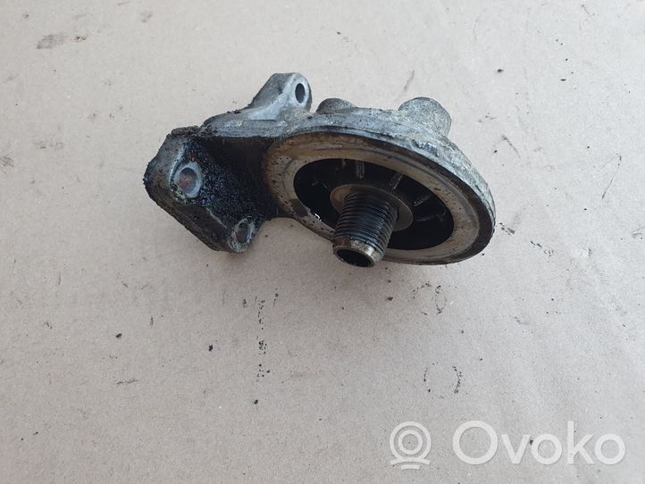 Volkswagen Golf II Eļļas filtra turētājs / dzesētājs 068115417R