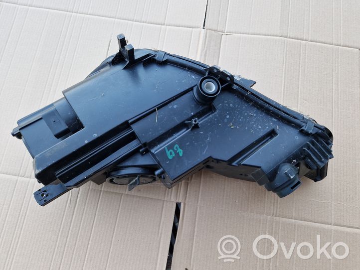 Audi A4 S4 B9 Lampa przednia 8W0941006B