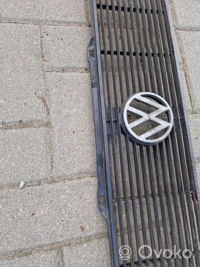 Volkswagen Golf I Maskownica / Grill / Atrapa górna chłodnicy 171853653