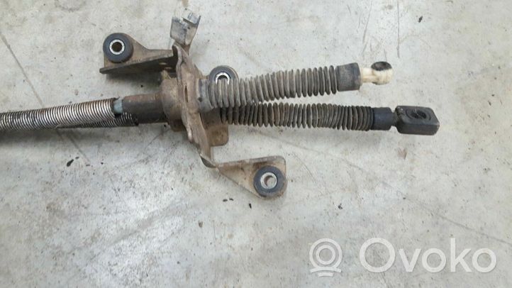 Volkswagen Golf III Câble de changement de vitesse 535711266A