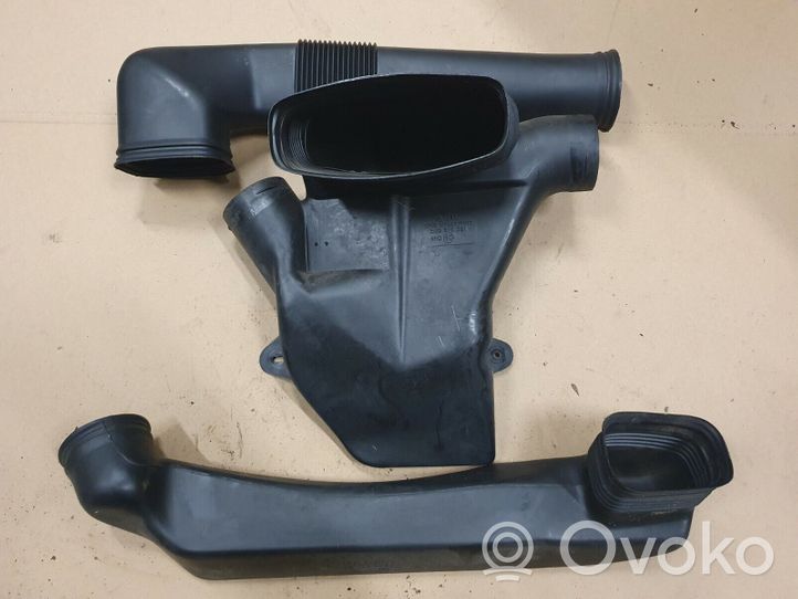 Volkswagen Corrado Tuyau de radiateur de chauffage 535819361