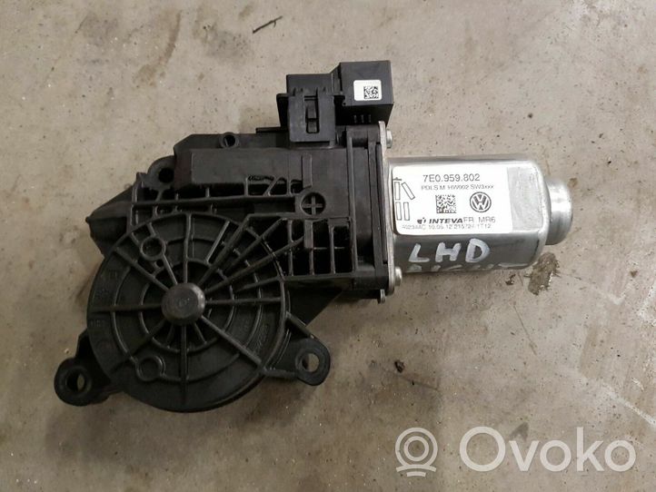 Volkswagen Transporter - Caravelle T5 Front door window regulator motor 7E0959802