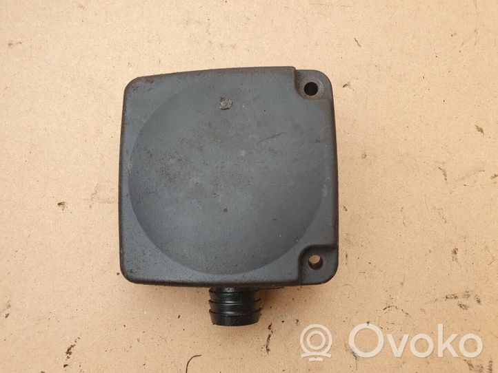 Volkswagen Golf II Odpowietrznik / Separator oleju 037129101D