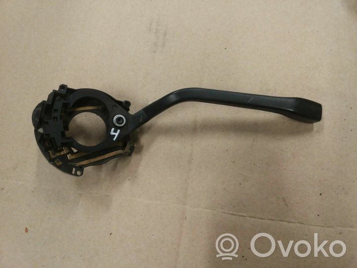 Volkswagen Jetta I Manetka / Przełącznik wycieraczek 321953503D