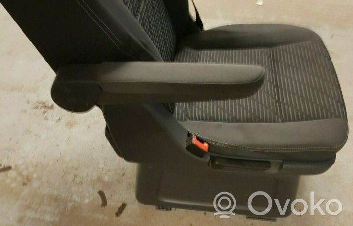Volkswagen Transporter - Caravelle T5 Fotel tylny 7E0