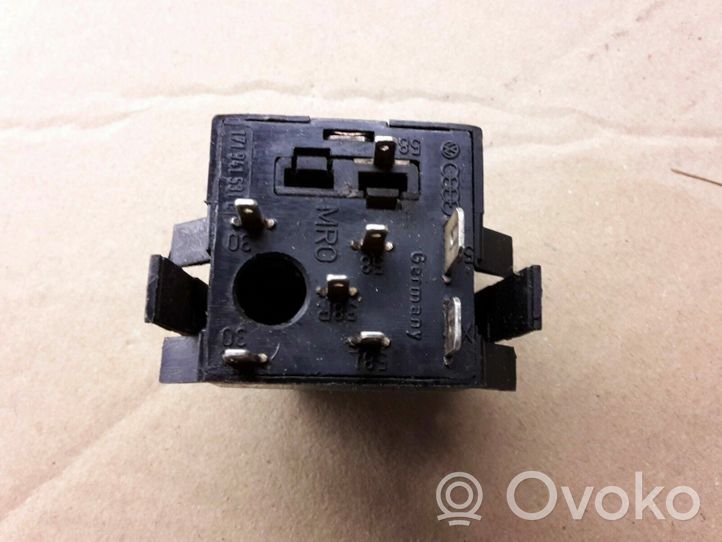 Volkswagen Golf I Light switch 171941531E