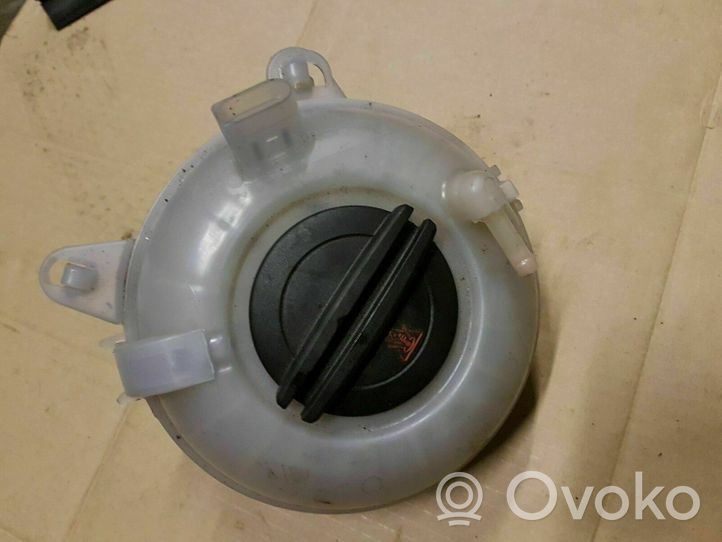 Audi A3 S3 8V Vase d'expansion / réservoir de liquide de refroidissement 5Q0121407G