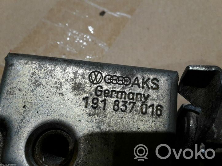 Volkswagen Golf II Front door lock 191837016