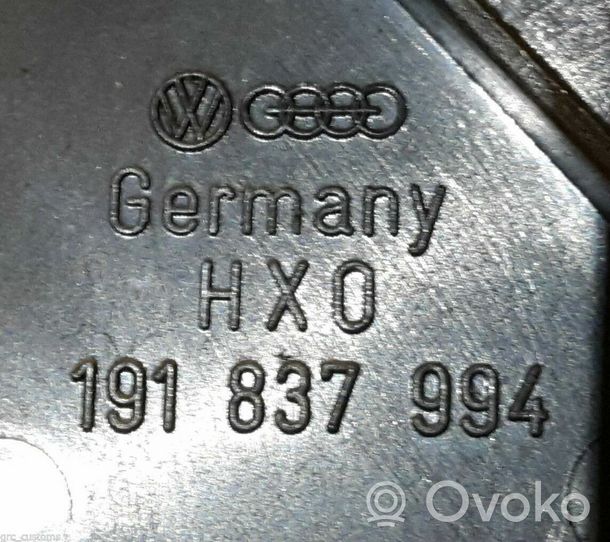 Volkswagen Golf II Element lusterka bocznego drzwi 191837994
