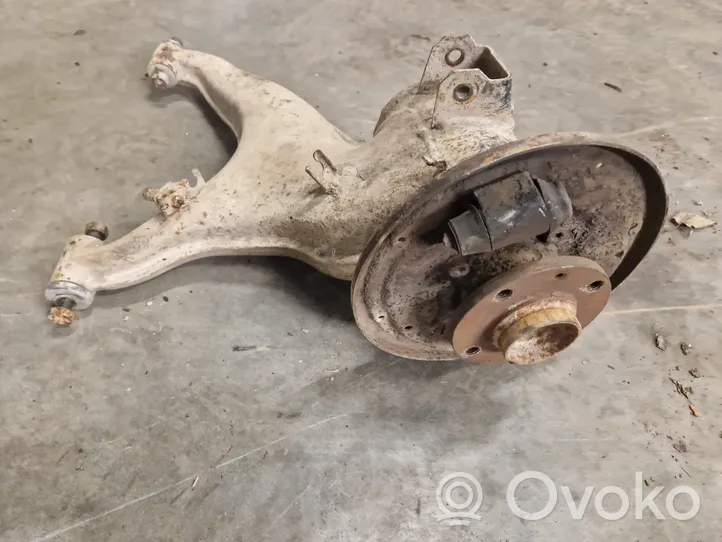 Volkswagen Golf III Triangle bras de suspension supérieur arrière 1H0505345