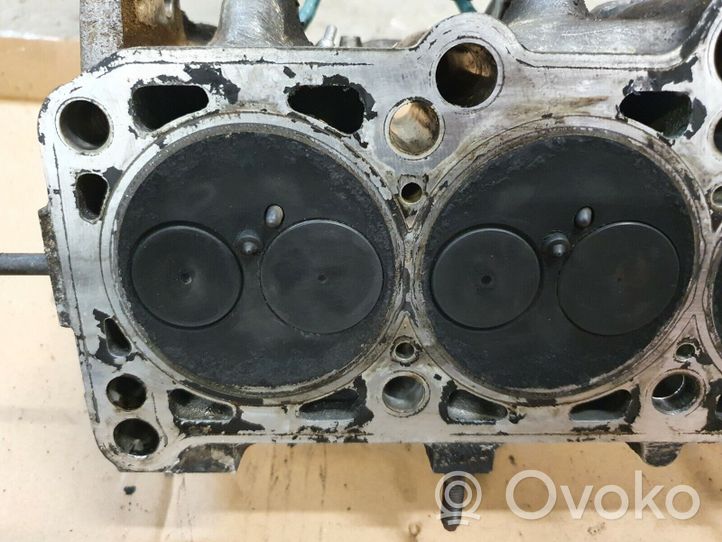 Volkswagen Golf III Engine head 028103373N