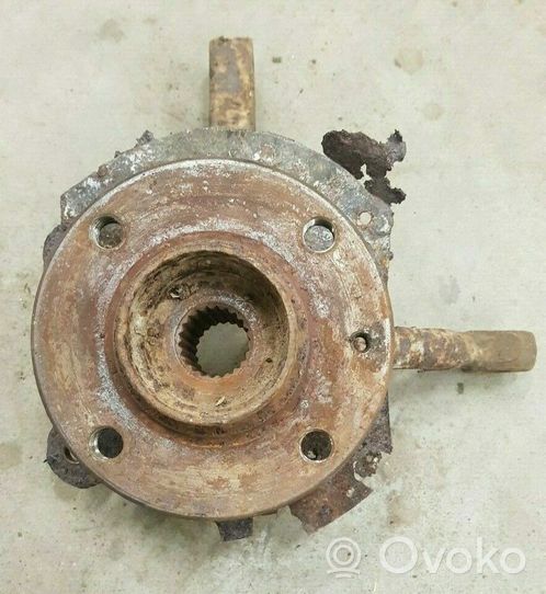 Volkswagen Jetta I Front wheel hub 171407255A