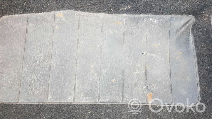 Volkswagen Golf I Tapis de sol / moquette de cabine avant 171863101